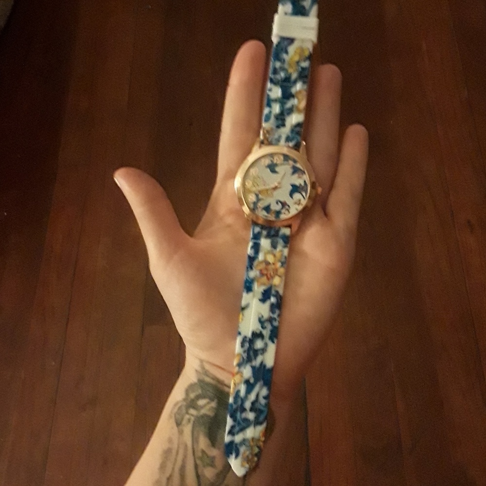 **NEW ARRIVAL** FLORAL WATCH